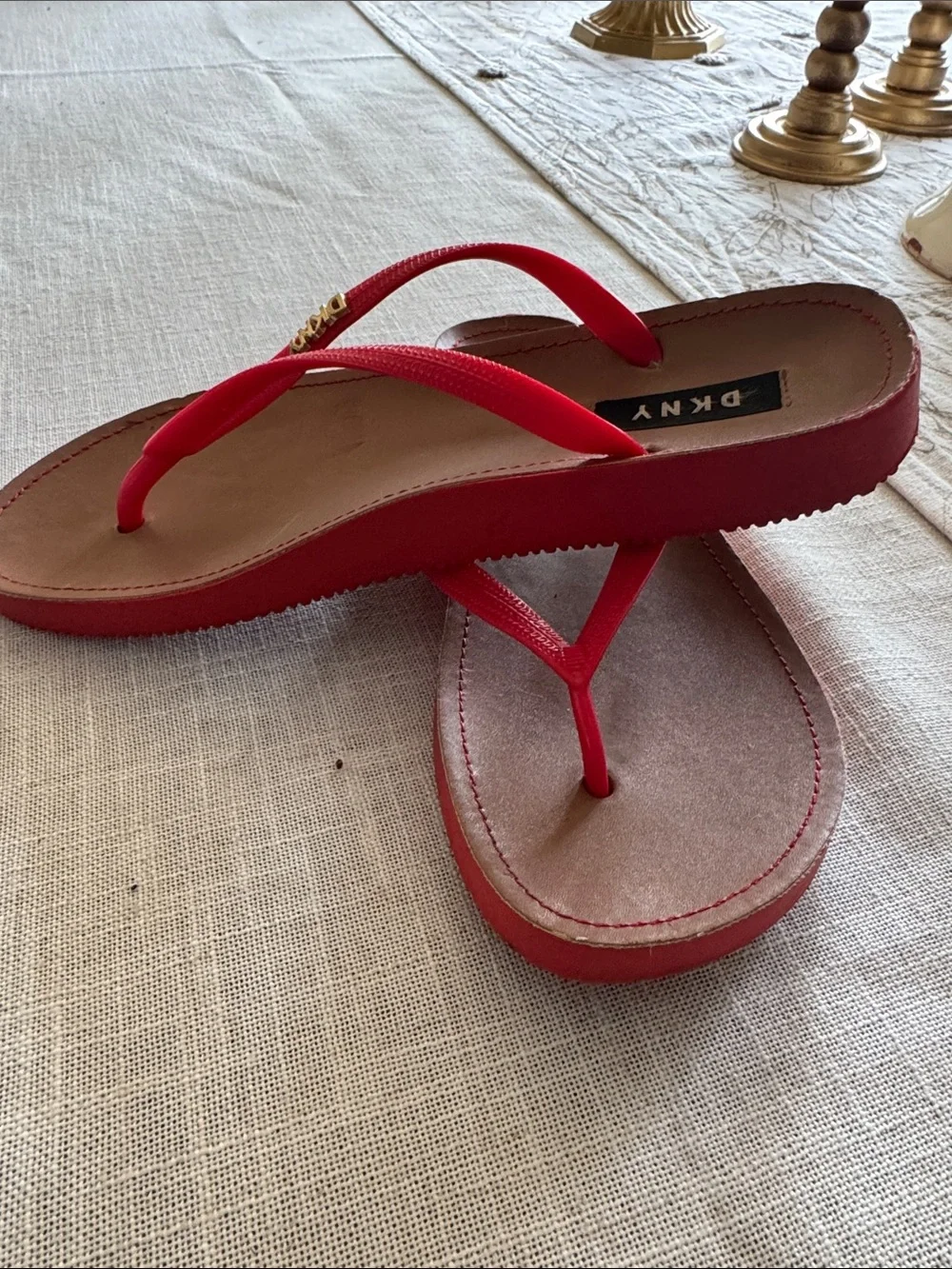 Dkny flip flop